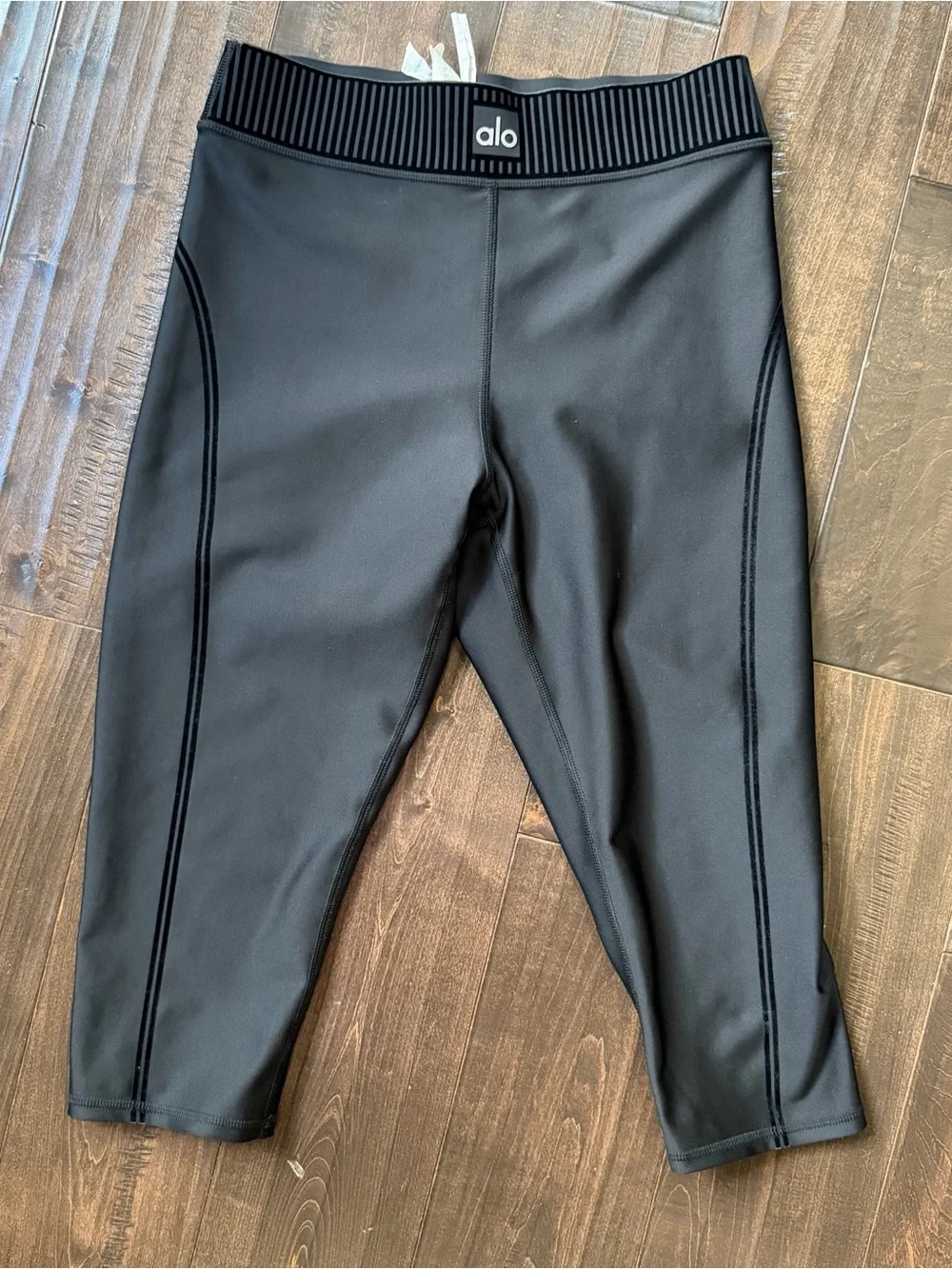 ALO Yoga Black Cropped Leggings with Striped Waistband